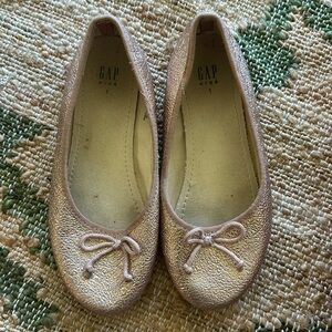 Gap gold size 1 shoes